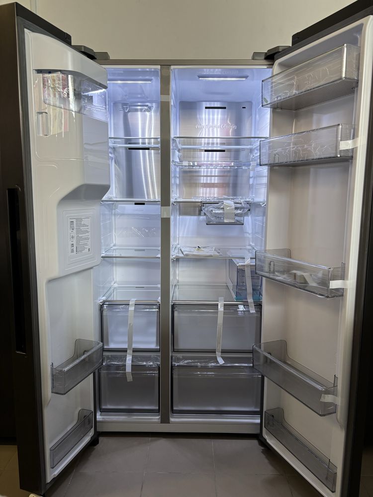 Холодильник Samsung RS68CG855DB1EG Side-by-Side