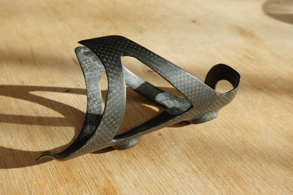 Karbonowy koszyk na bidon