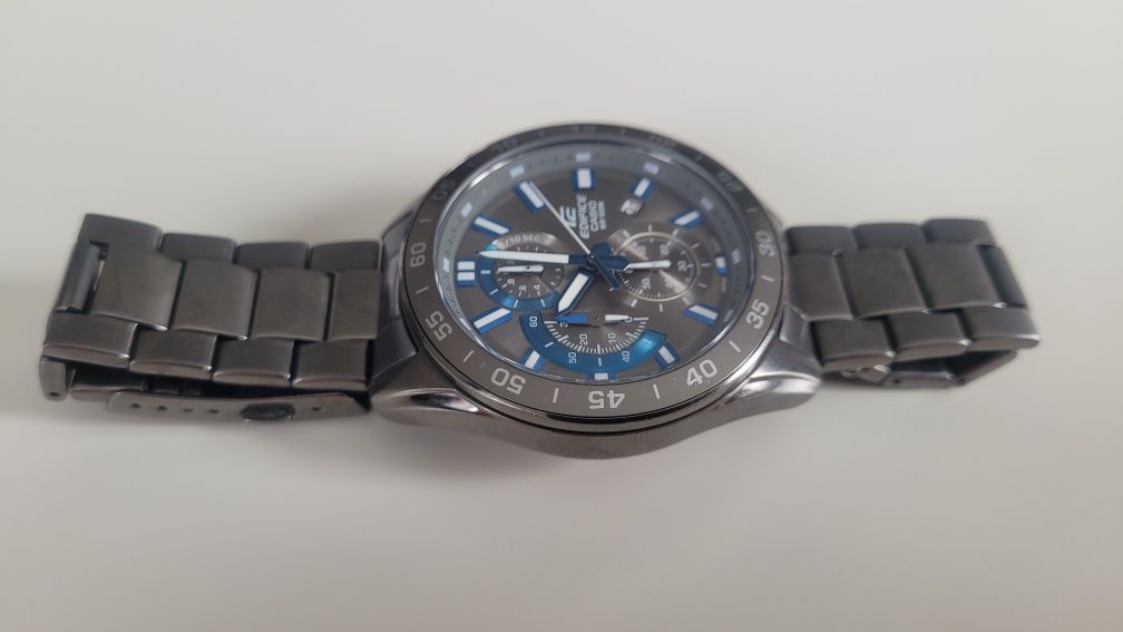 Zegarek Casio Edifice Momentum EFV-550GY