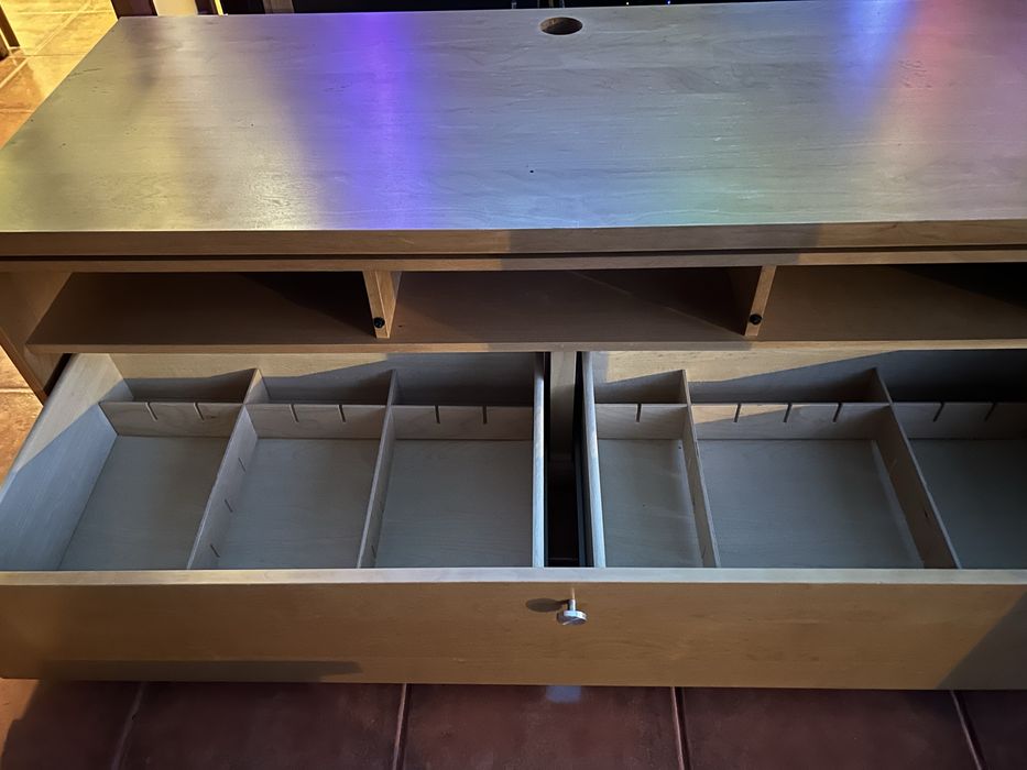 Movel para TV com gaveta