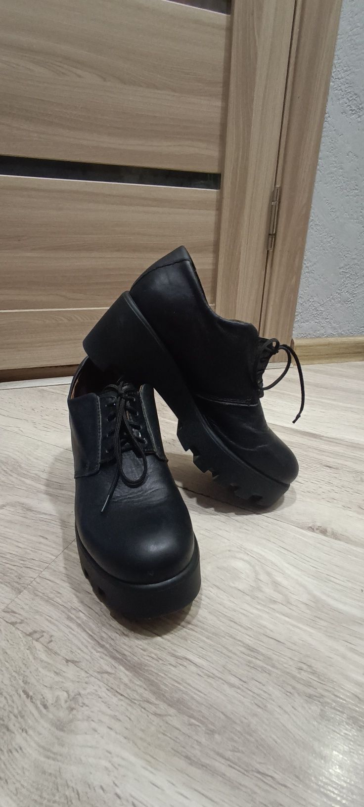 Продам кожаные туфли