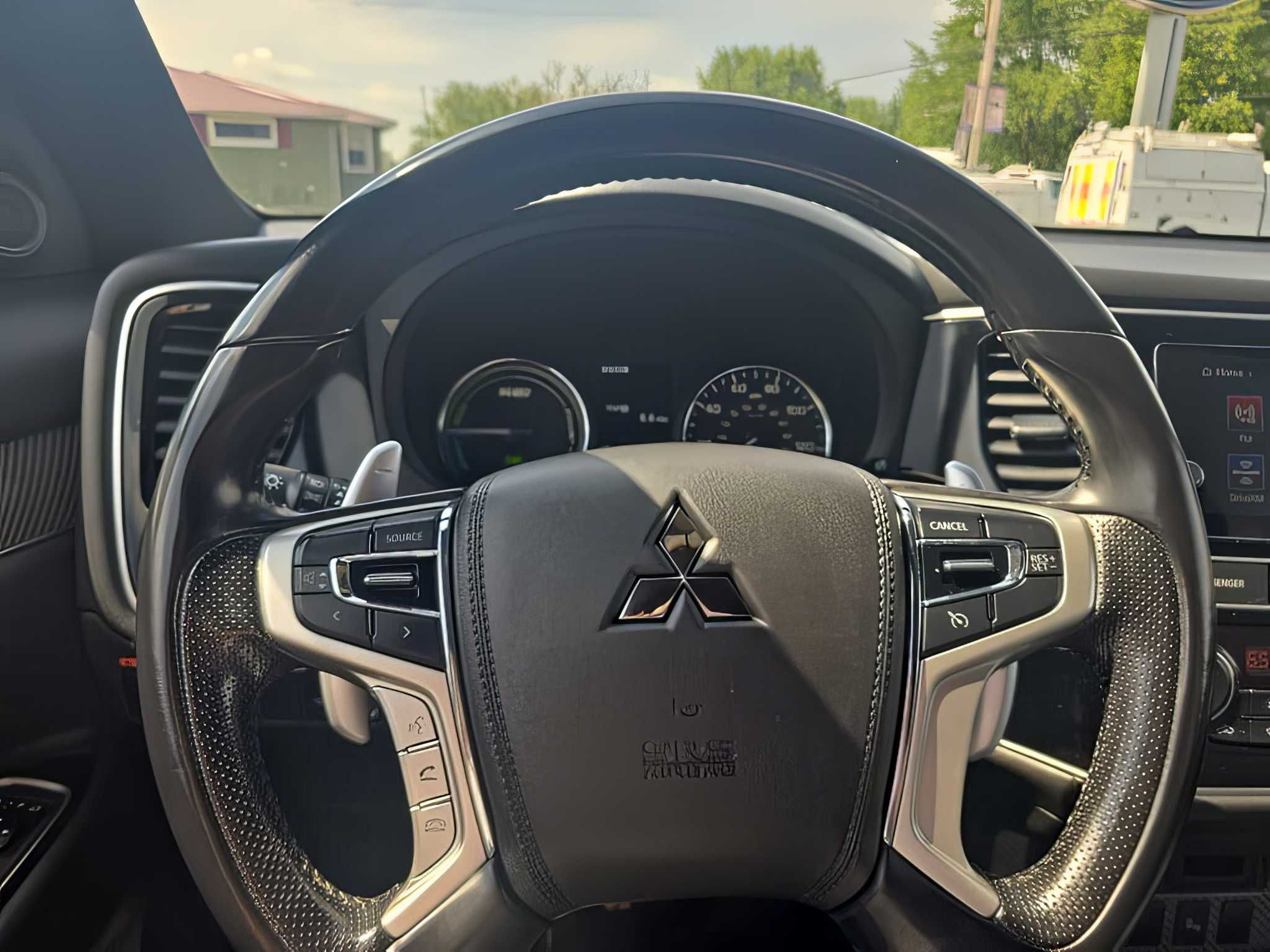 2019 Mitsubishi Outlander Hybrid