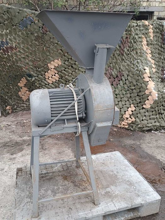 Млин ДКУ 7.5 кВт/380 В — промислова дробарка з магнітним пускачем