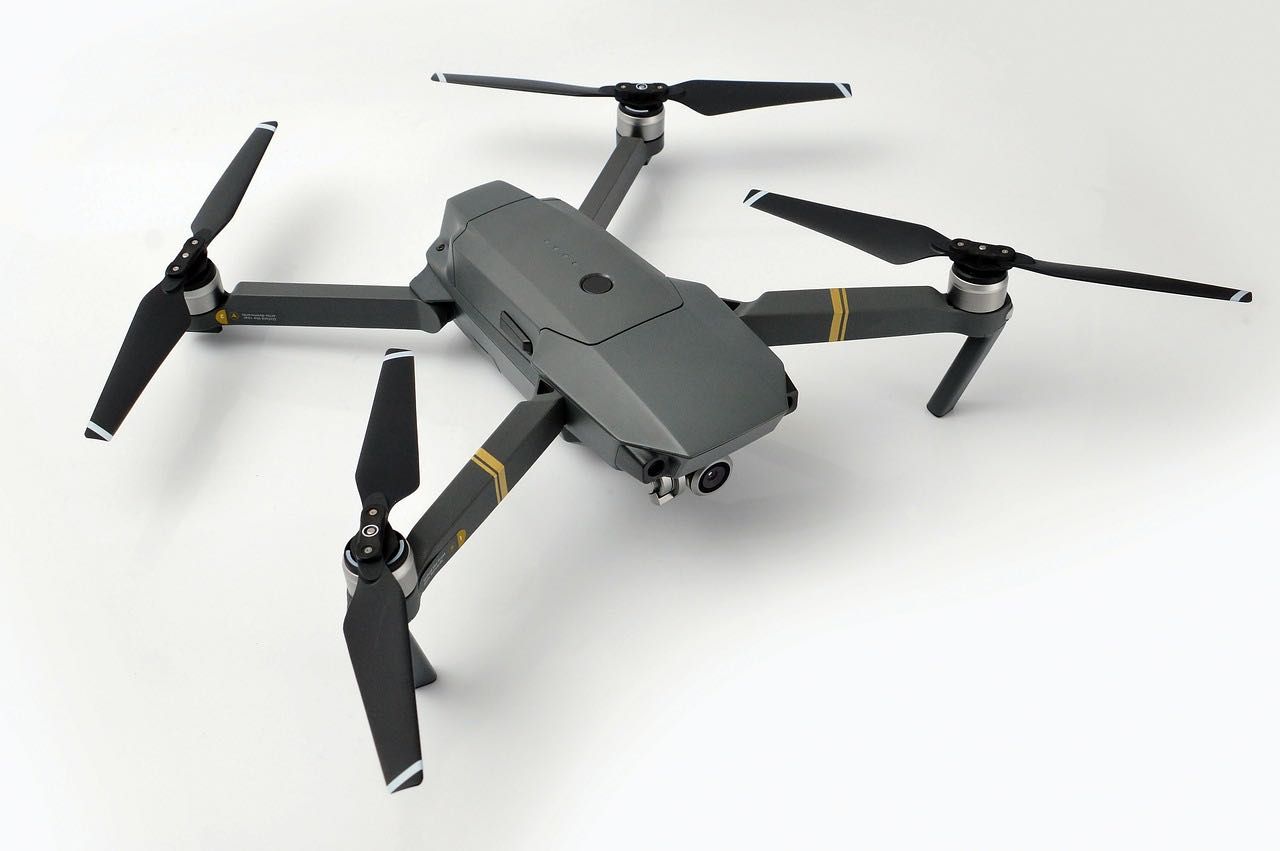 Filmowanie, ujęcia, wstawki i fotografia dronem w rozdzielczości 4K
