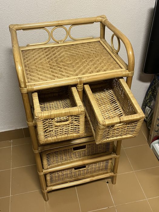 Comoda em palhinha/bambu