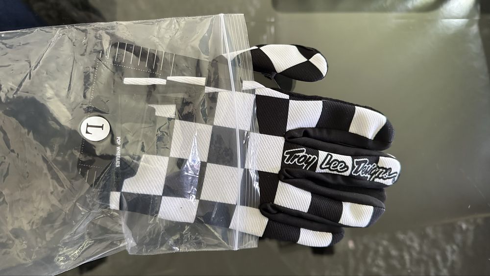 Luvas Troy Lee designs NOVAS
