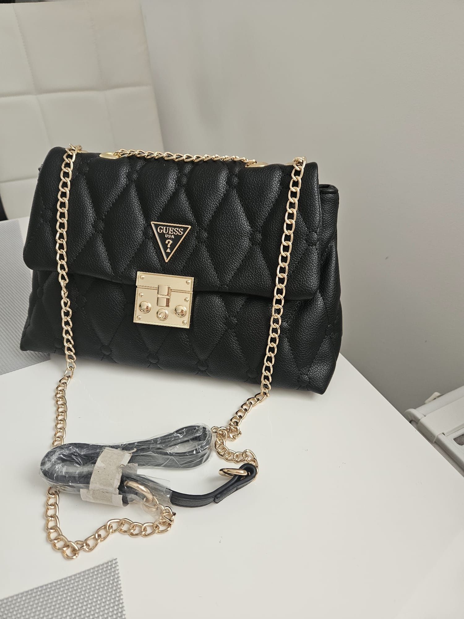 Damska torebka guess