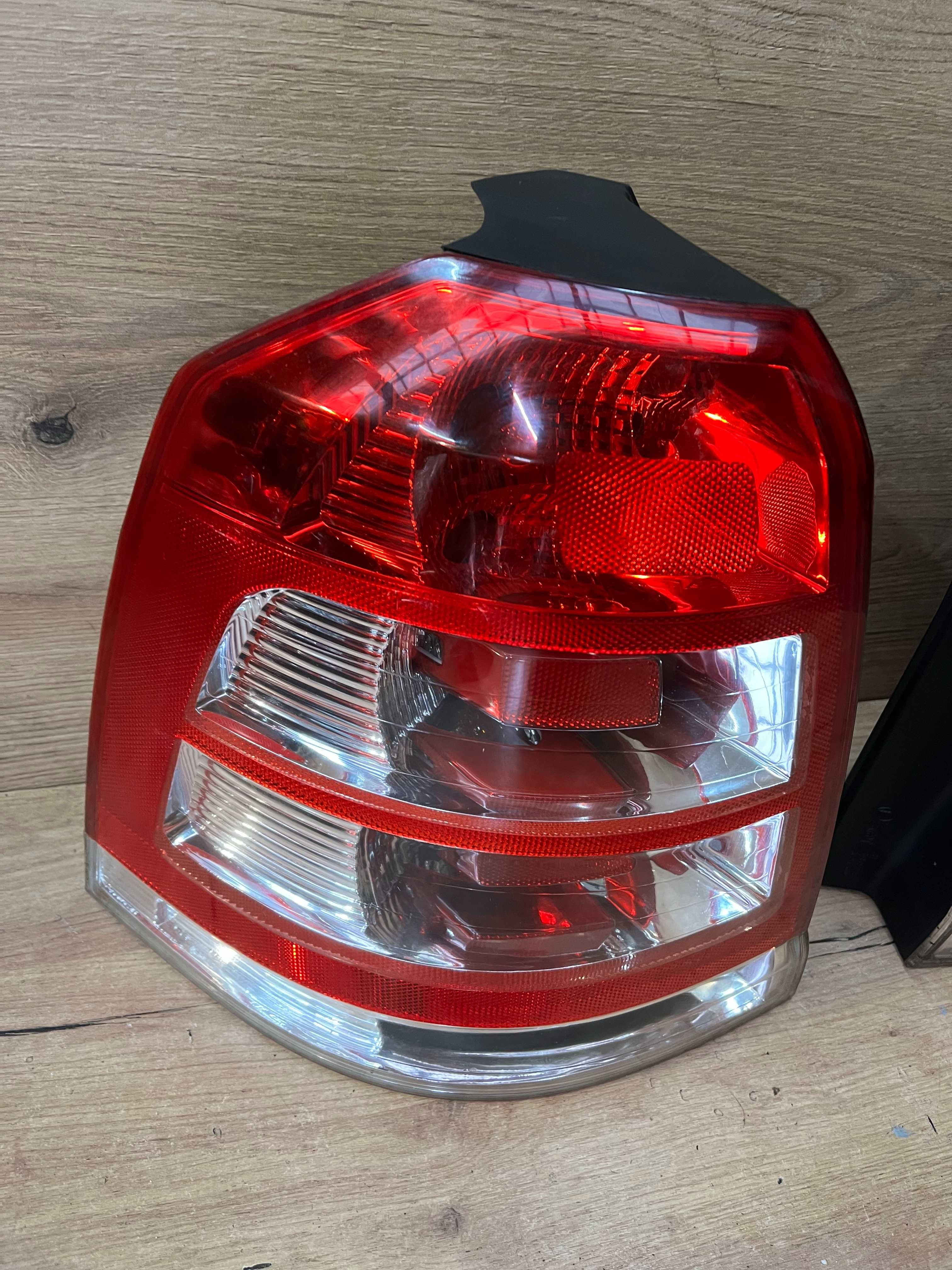 Lampa/reflektor tylny lewy prawy Opel Zafira B lift