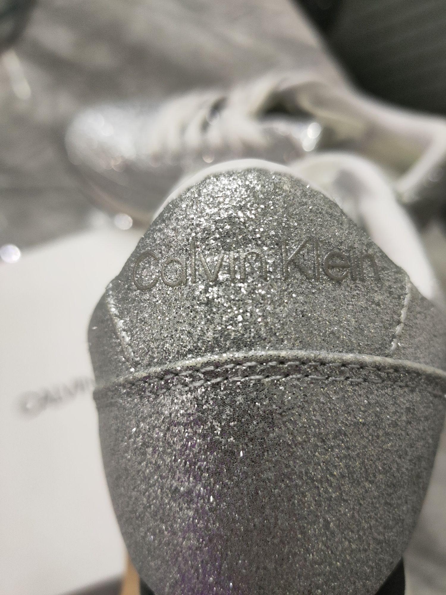 Nowe oryginalne damki buty trampki srebrne Calvin Klein rozmiar 37