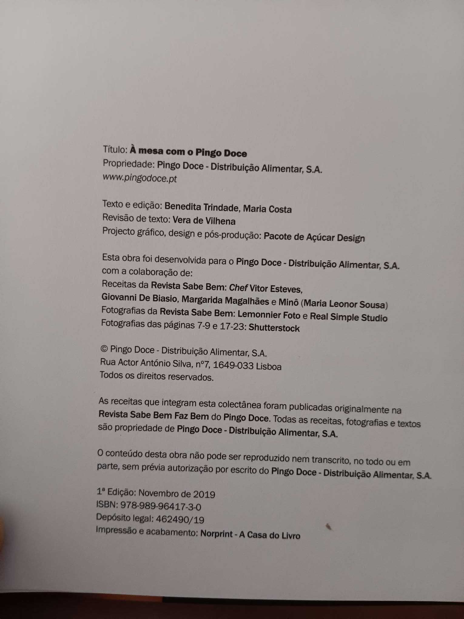 À Mesa Com o Pingo Doce
