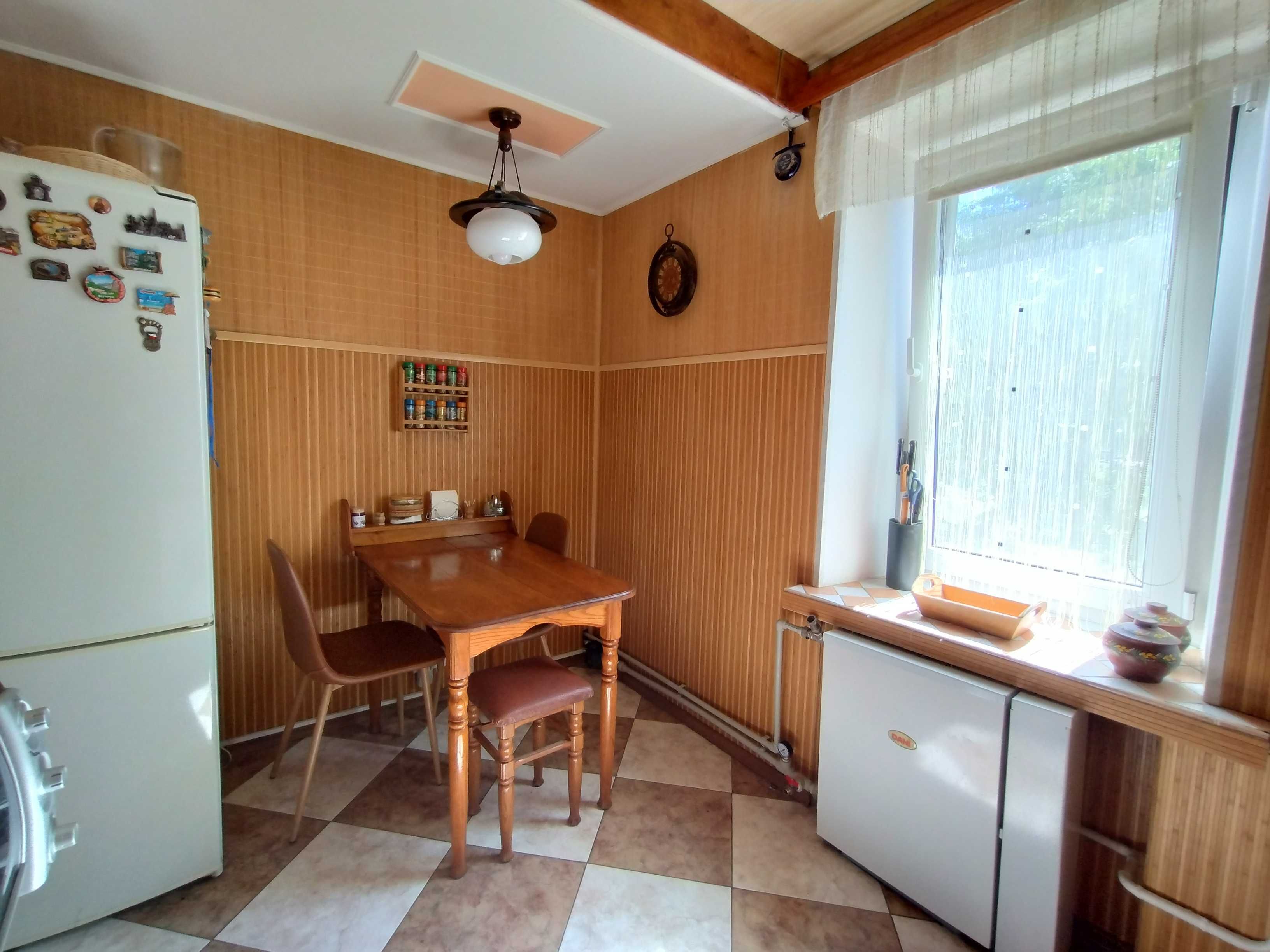 2-х кімн., квартира Центр. Можливо по Є- Відновлення.