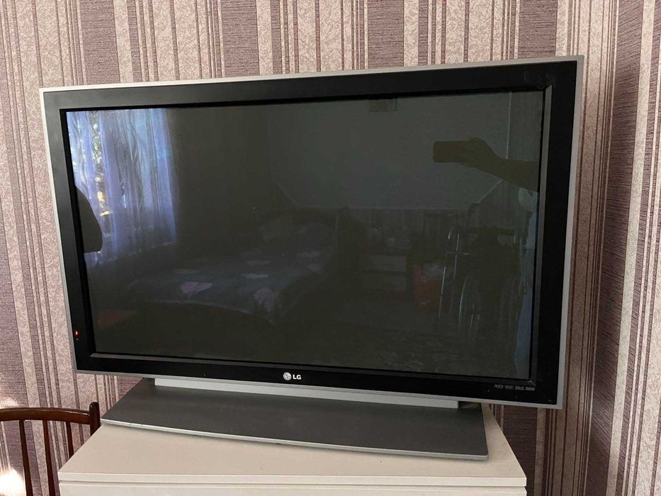 Телевізор 42 дюйми