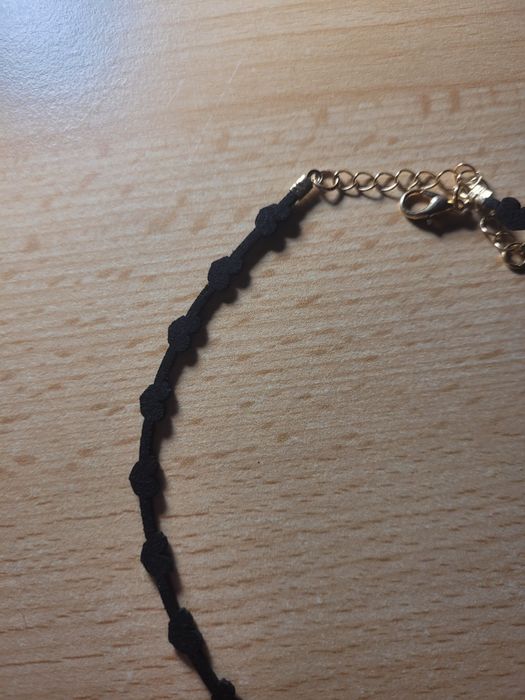 Czarny naszyjnik choker z sercami filcowy