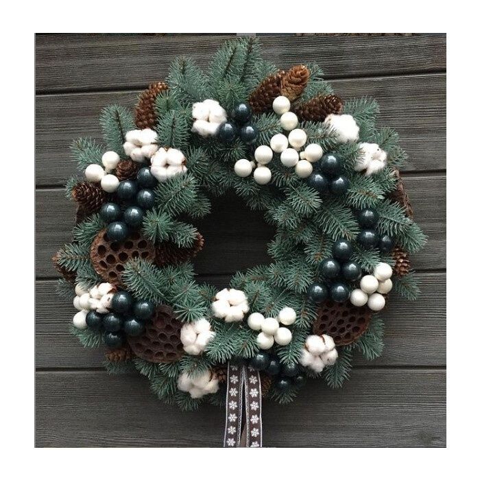 Новорічний декор  ручної роботи з хвої