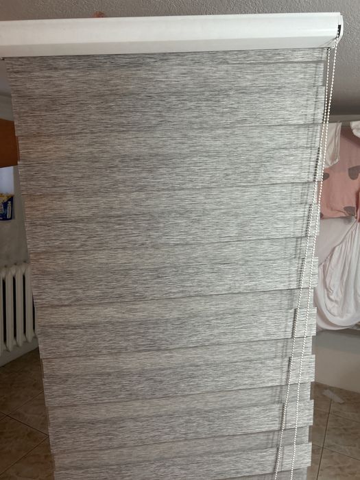 Rolety okienne w kasecie z prowadnicami dzien noc