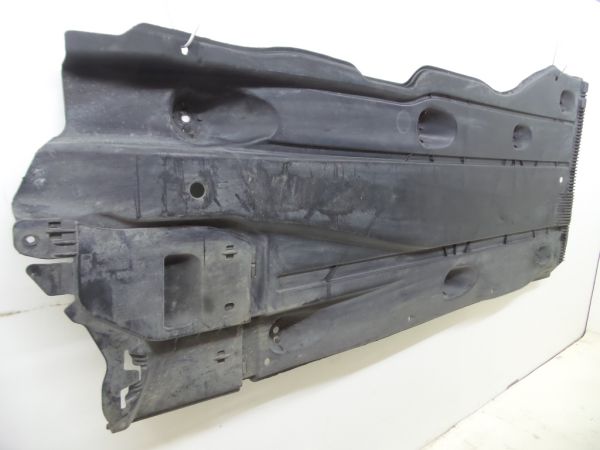 Blindagem inferior do motor AUDI A3 Limousine (8VS, 8VM)