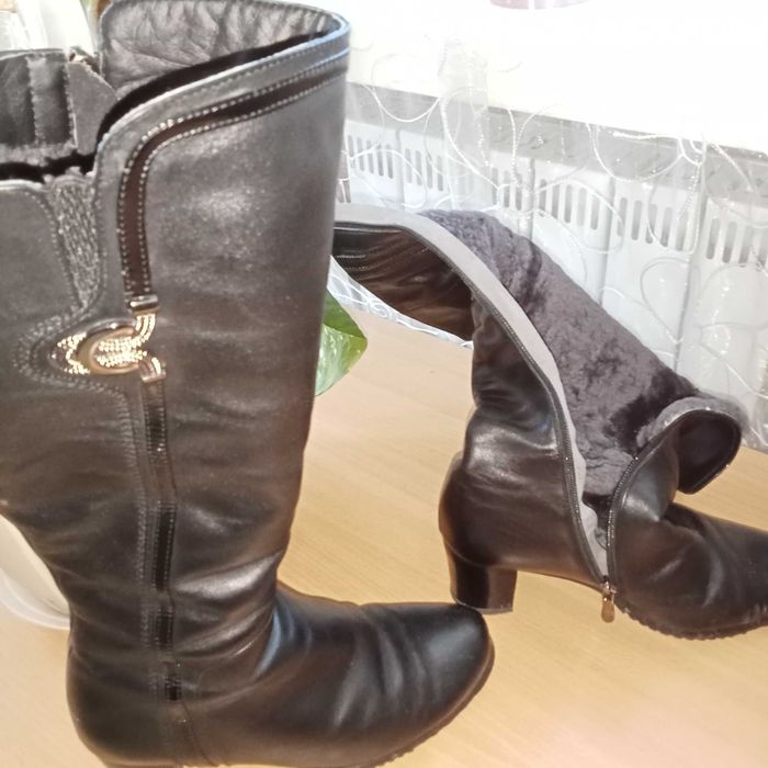 Зимові жіночі чоботи