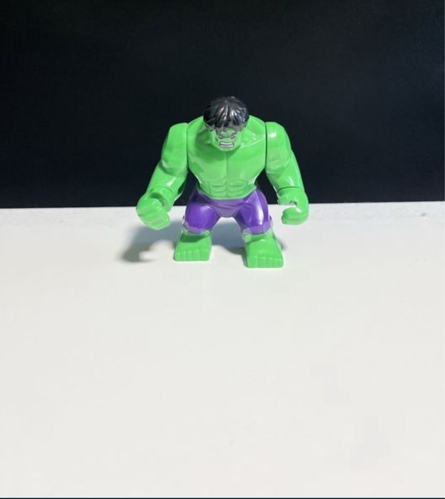 Hulk figurka marvel.