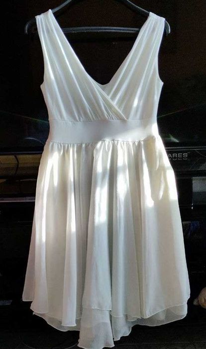 Нарядное платье, молочного цвета, трикотаж и шифон. 44-46р.