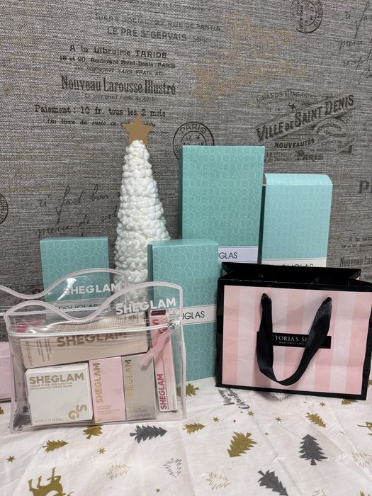 Подарунковий набір косметики Douglas Sheglam Victorias Secret НовийРік