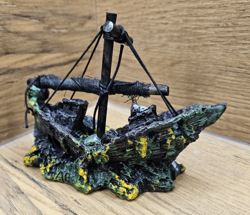 Ozdoba statek do akwarium