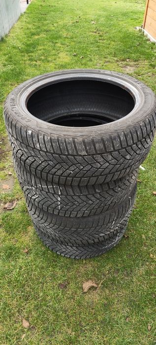 Opony zimowe Goodyear 225/45/17
