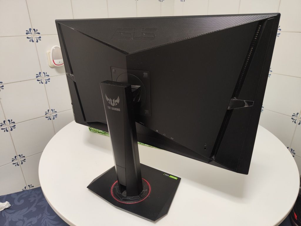 Monitor Asus TUF 27 WQHD