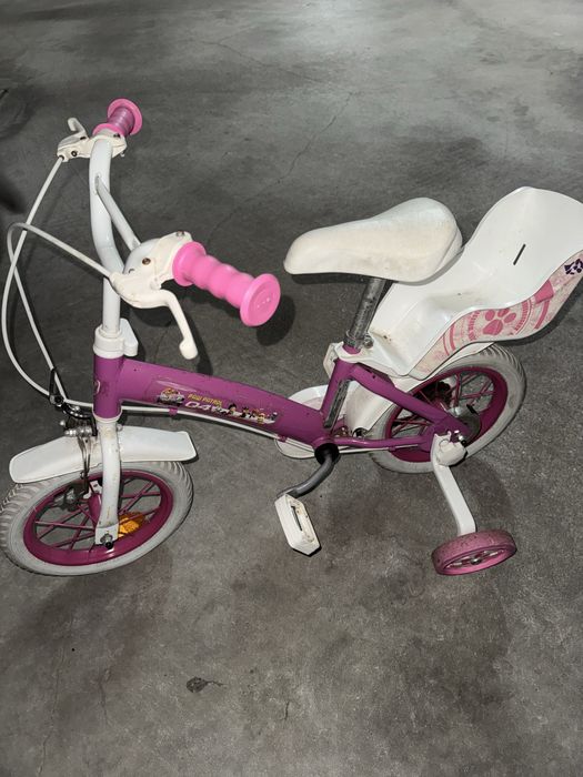 Bicicleta branca e rosa crianca
