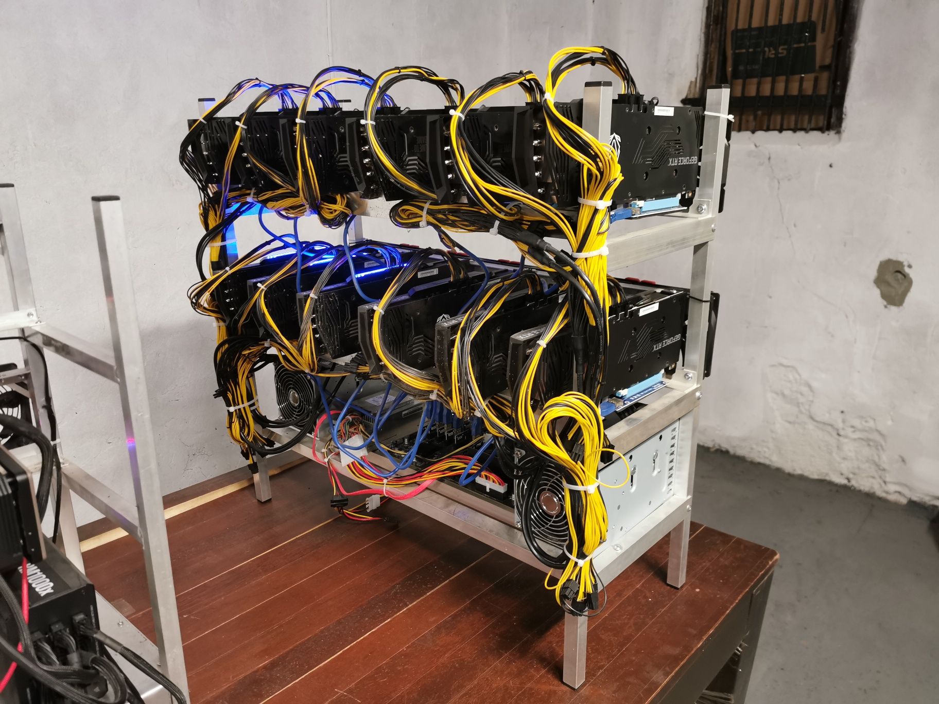 Koparka Kryptowalur 12 x RTX 3070 ti