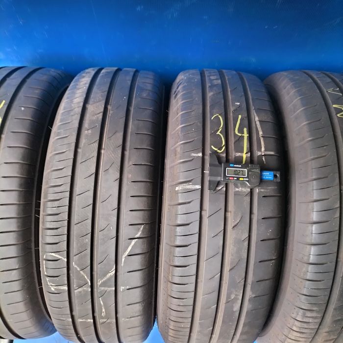 Komplet felg aluminiowych z oponami letnimi do VW Golfa 4