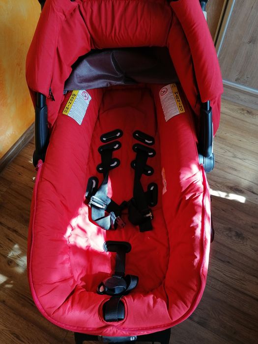 Wózek Jane trójkołowy posiada hamulec w zestawie torba, przewijak