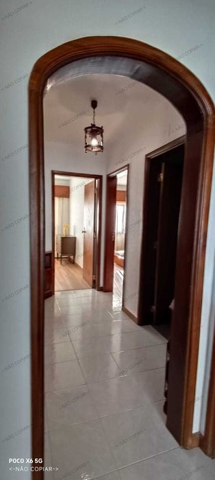 Arrenda-se T2 com sala