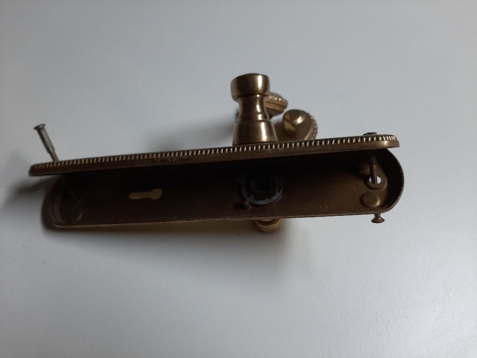 Puxador em latão maciço