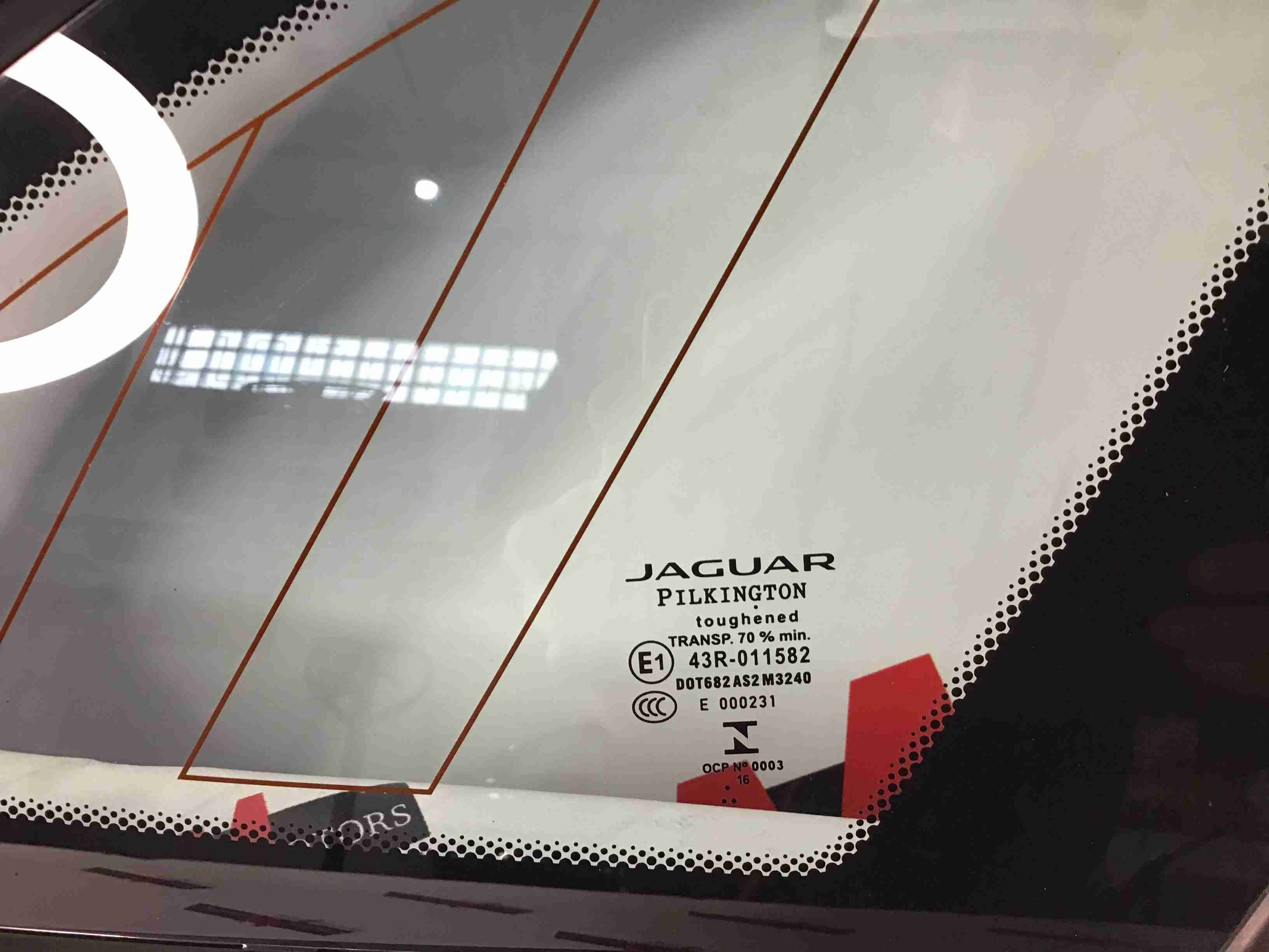 Стекло кузовное боковое правое Jaguar F-Pace