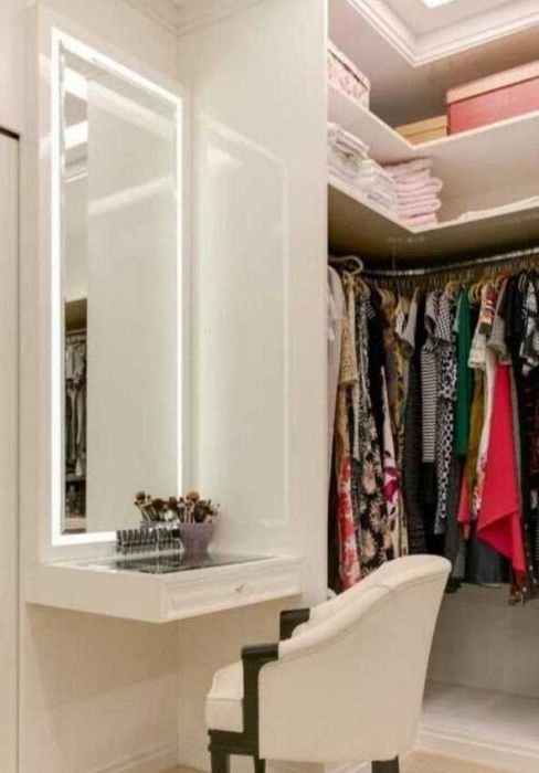 Mobiliário e decoração com projeto e fabrico.