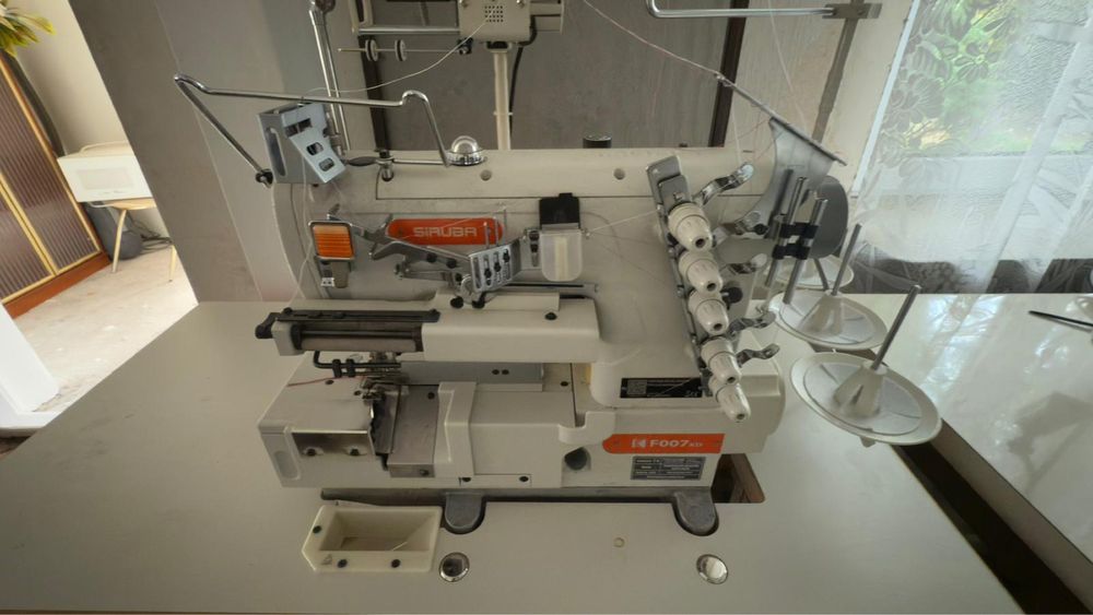 Renderka Siruba F007KD – profesjonalna do odzieży i bielizny