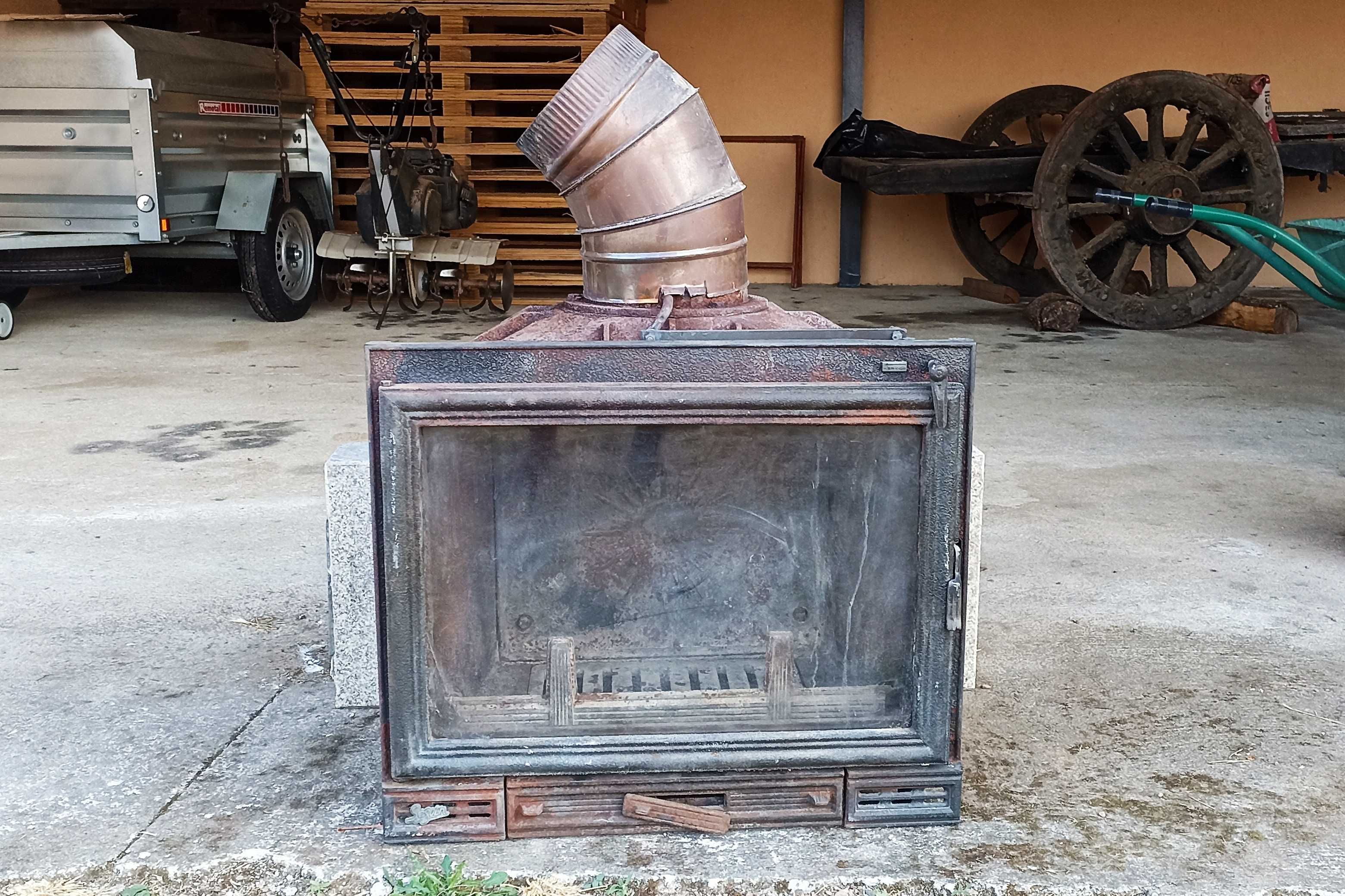 Lareira com recuperador de calor em ferro fundido