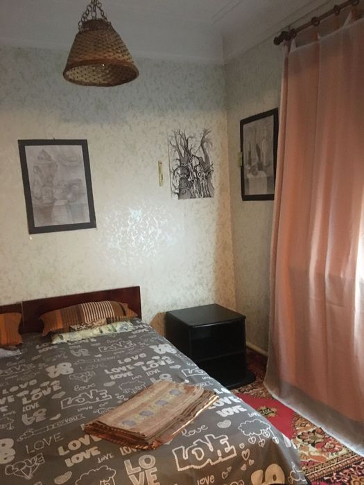 Продам 2х поверх. будинок з участком  10 сот.біля метро Перемога