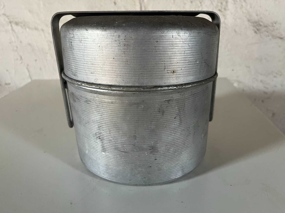 Kuchenka turystyczna na paliwo Prymus Szmel-4 Trzmiel 4 czerwona