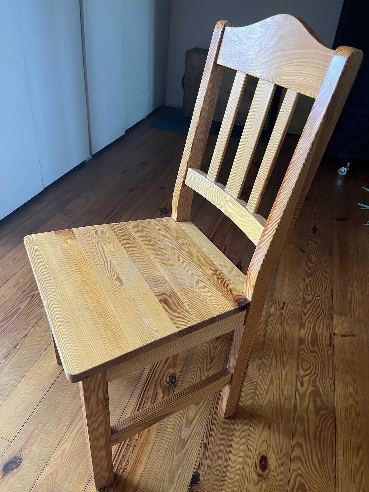 Krzesła drewniane, sosnowe, solidne (3 sztuki)
