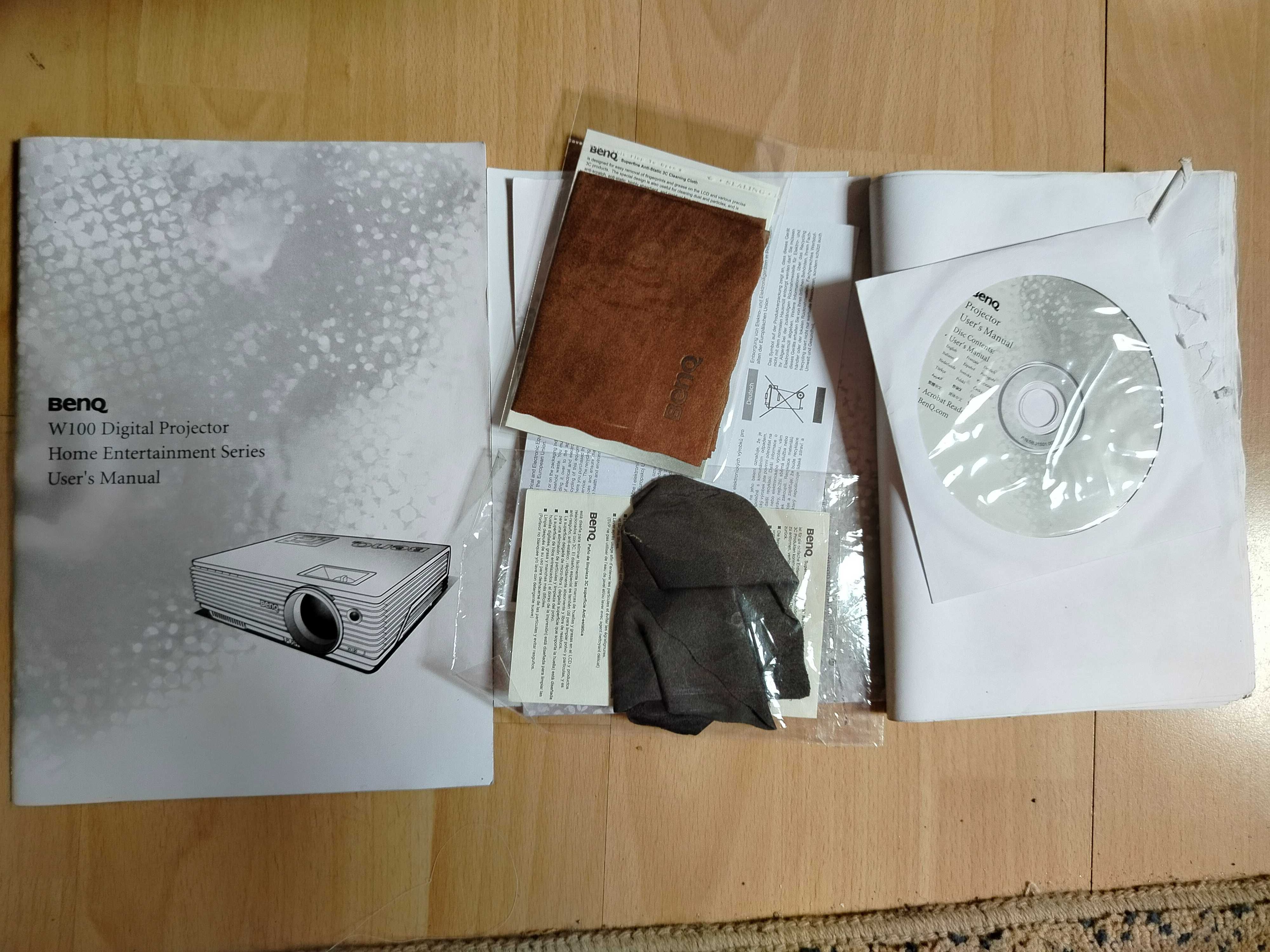 Projektor BenQ W100
