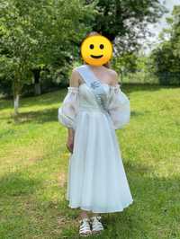 Випускне плаття білого кольору