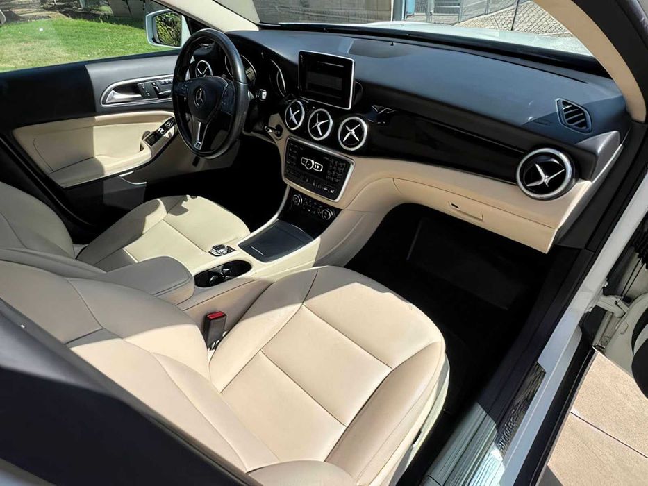 Mercedes-Benz GLA 250      2015