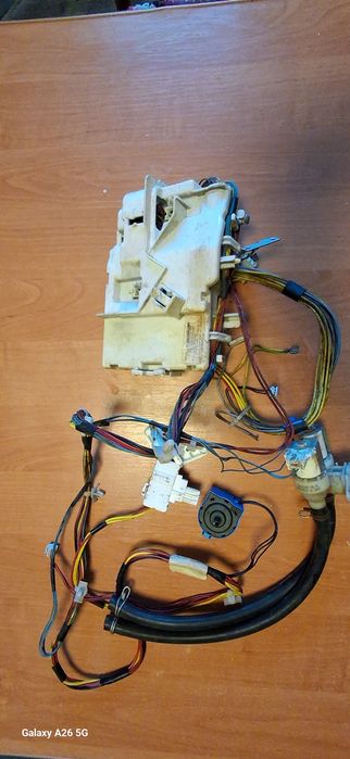 Продам запчастини від пральної машини Zanussi