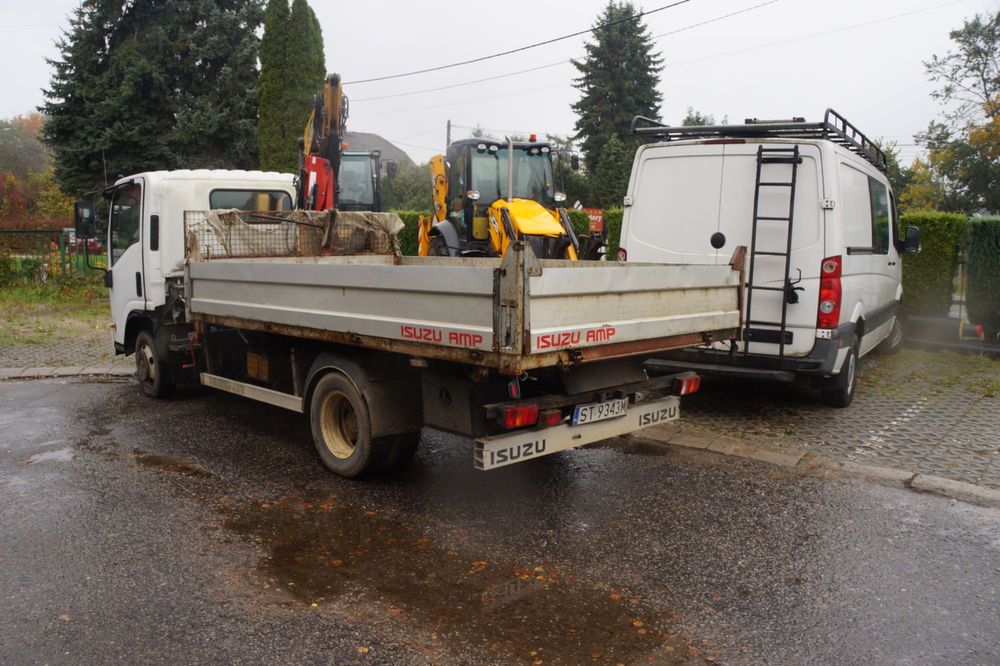 Samochód ciężarowy ISUZU NMR 85