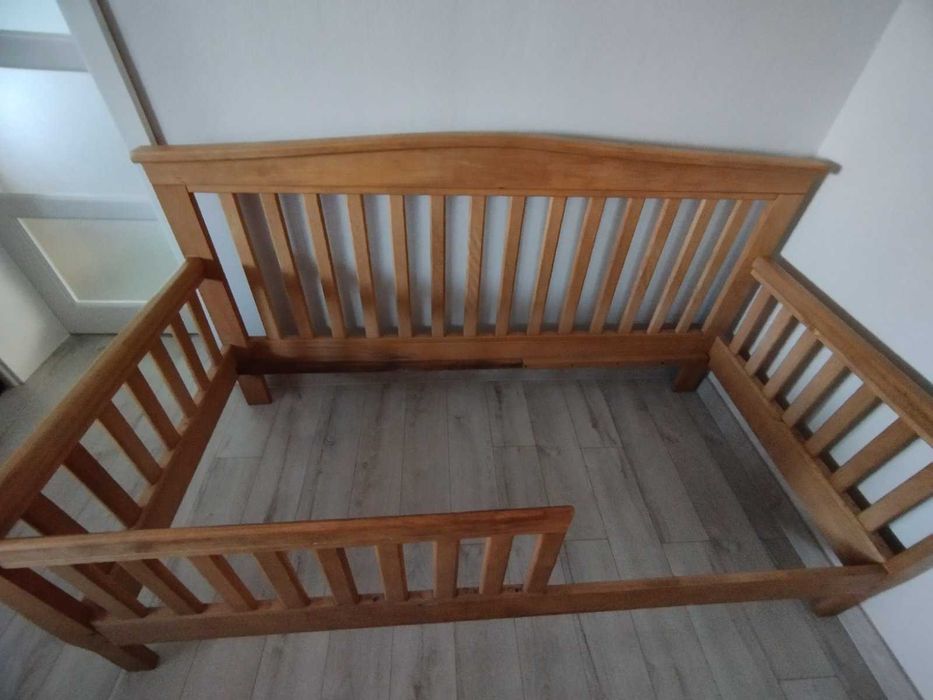 Дерев'яне дитяче ліжко