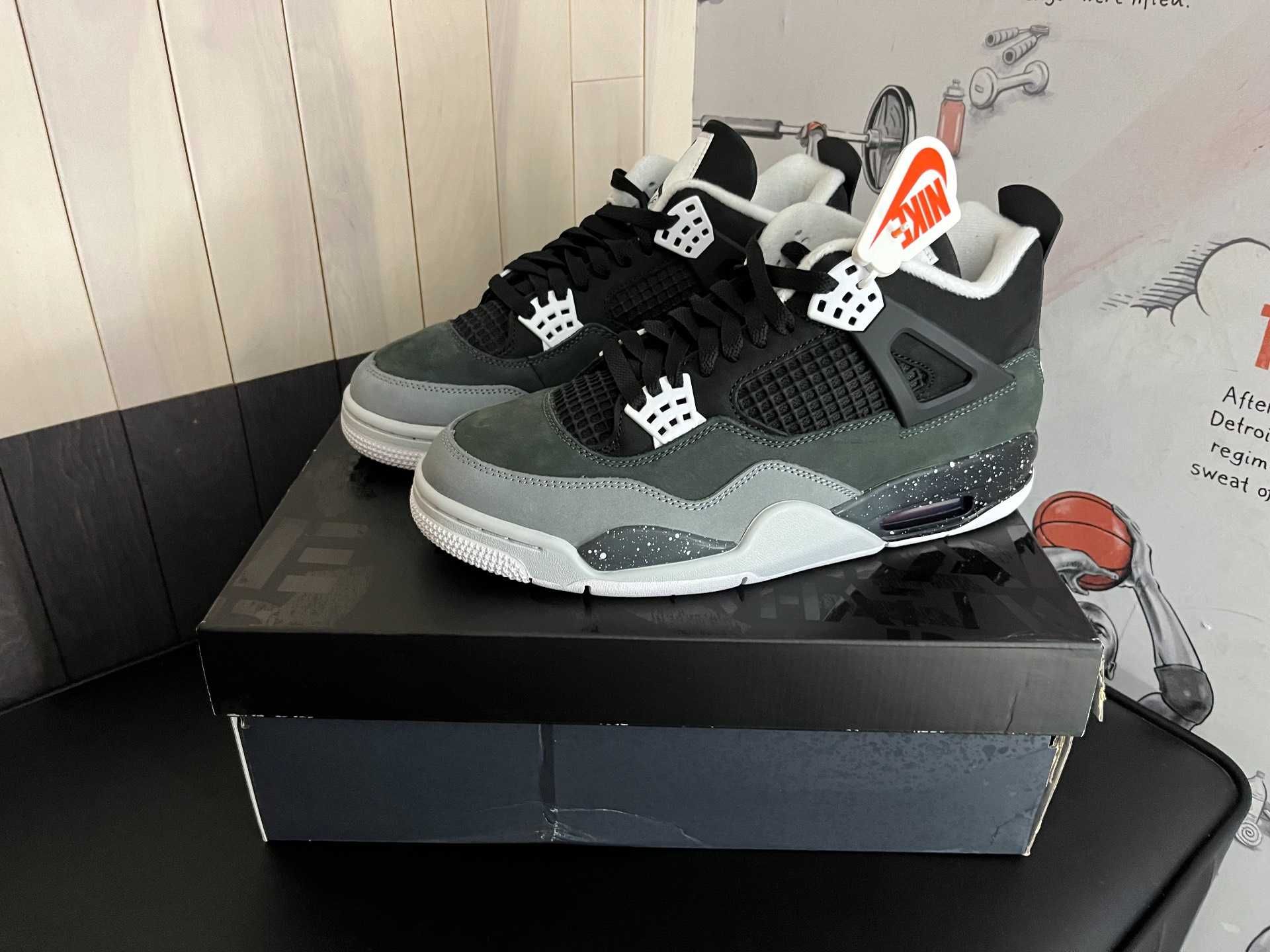 nowy Jordan 4 Retro Fear Moda rozmiar.43