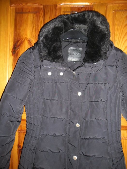 czarna kurtka z futerkiem roz.36 biust 100cm