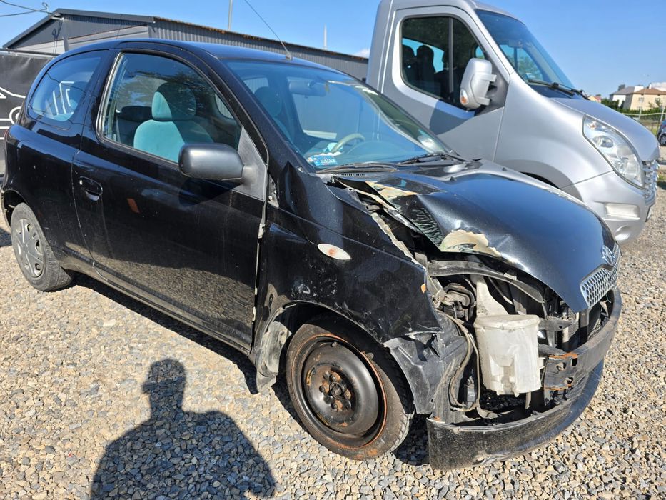 Toyota Yaris 1.0 uszkodzona pali jeździ