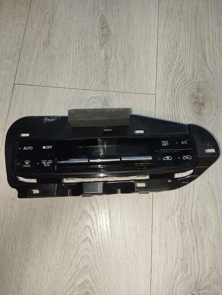 Panel klimatyzacji Toyota Auris II 2 ]1